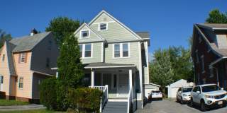 Single Family Home 4 beds 1.5 bath Available Now! Gallery 1