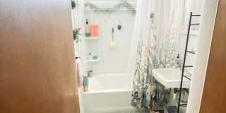 3 Bedroom 1 Bath House with Beautiful Scenery Gallery 9