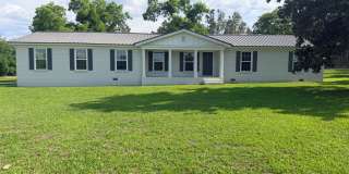 Stunning 3BR/2BA Home in Hahira – High-End Finishes & Screened Porch Gallery 1