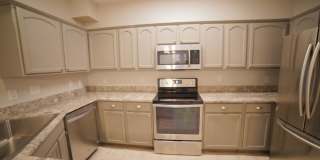 3 Bed / 3.5 Bath Townhome in NW Gallery 9