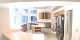 Jemez Mountains 3 bedroom with an open layout and large living areas and kitchen. Gallery 1
