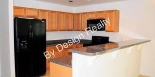 Modern 4 Bed 5 Bath Near UofA – Private Baths & Off-Street Parking Gallery 9