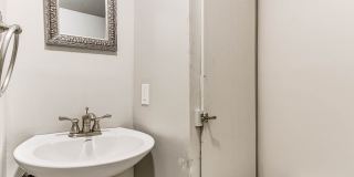 Unique with a Artsy Flare    2 Bed/1.5 Bath in Edgemere Park $995/month! Gallery 42