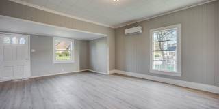 FREE MONTH RENT! Freshly Updated 3 Bedroom House Gallery 6