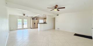AVAILABLE NOW!! 3 BEDROOM 2 BATHROOM Home in Palm Desert! Gallery 3
