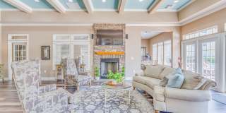 Vintage Retreat Apartments Gallery 20