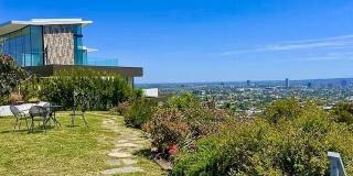 8376 Hollywood Blvd Gallery 69