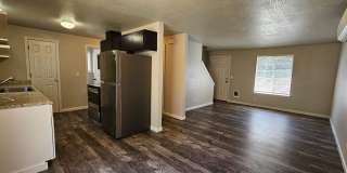 Large Yard - NE Grants Pass Gallery 1