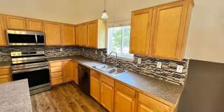 Beautiful 3 bed 2.5 Bath Home in East Loveland, CO! Gallery 4