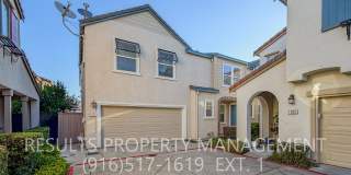 Beautiful Upgraded 3 Bedroom + Bonus Room Townhome in a Highly Desirable Location! Gallery 1