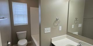 Spacious 3 Bedroom home! Gallery 18
