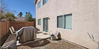 CHARMING SPLIT LEVEL HOME. FEATURING OPEN FAMILY ROOM Gallery 38
