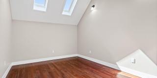 521 Warren Street Gallery 24