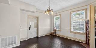 Ideal for Medical Professionals & Students – Spacious 5BR Near Downtown Gallery 11