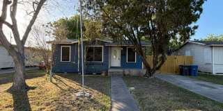 THREE BEDROOM TWO BATH TWO CAR GARAGE Gallery 1