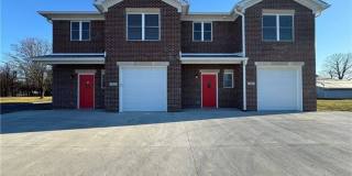 2020 North Greentree Boulevard Gallery 1