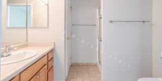 Condo for Rent in New Castle Gallery 10