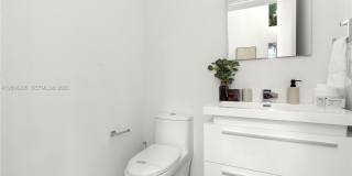 2217 NE 17th Ter Gallery 37