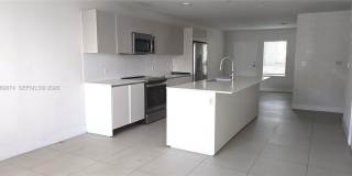 2535 NE 193rd St Gallery 4