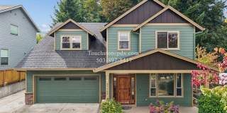 Beautiful, Spacious Sandy Home W/ 4 BD & 3.5 BA Gallery 1