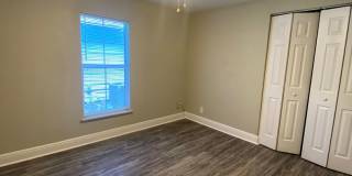 Walk to UF & Downtown! Gallery 16