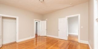 6 Clinton St Gallery 5