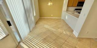BEAUTIFUL 4 BEDROOM 2.5 BATH HOME IN THE SOUTHWEST! Gallery 5