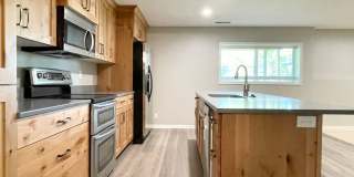 Beautiful Valley Views & Utilities Included! Gallery 11