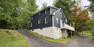 Single Family in Aston, PA Gallery 1