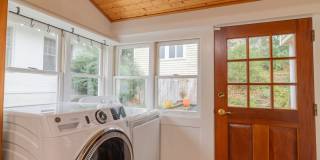FOR RENT in LAKE BOTTOM! Available NOW! Gallery 17