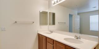 Charming 3-Bedroom Townhome in 89044 with Gated Porch, Walk-In Pantry & Spacious Primary Suite Gallery 15