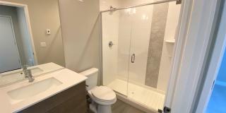 Modern 4BR Townhome in Prime Bellevue | AC | Bellevue Schools | Minutes to Microsoft Gallery 9