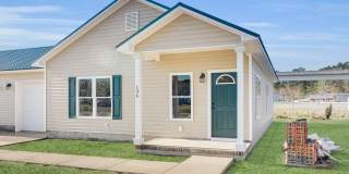 136 Macdonald Boulevard Gallery 1
