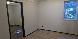 3 Bed, 1 Bath Unit with den in Fairhaven Close to Shopping & Restaurants & On a Bus line Gallery 11