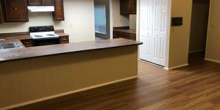 **Single-Story Home on Large Lot in Olympia subdivision** Gallery 4