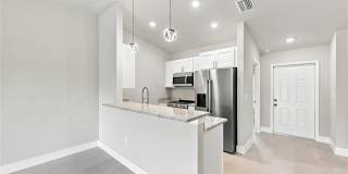 736-738 Gilbert Avenue S Gallery 30