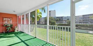 1700 NE 191st St Gallery 7