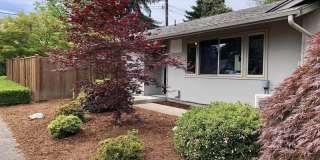 2-Bedroom 1-Bathroom Duplex off Gilham 2-Bedroom 1-Bathroom Duplex off Gilham Gallery 1