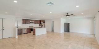 Amazing Tri-Level home close to ASU.  Pool and 2 Car Garage Gallery 26
