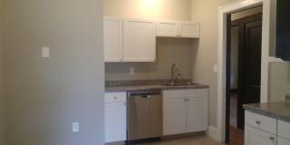 Lovely 2bd/1bth home with attached garage near Columbia Park and Zoo Gallery 9