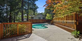 Spectacular 2 story home w/pool in Round Hill Country Club Gallery 46