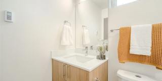Seward Park Modern 2-Bedroom Home Gallery 15