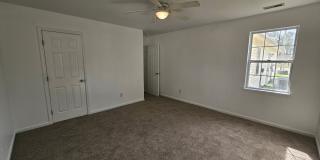 Renovated 4 Bedroom Home! Gallery 17
