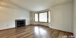 Updated 3BD | 2BA Home with Garage & Large Deck - Hillsboro Gallery 3