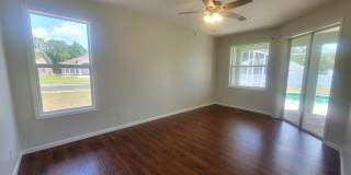 Spacious 3 Bed / 2 Bath pool home with lawn and pool care included in beautiful Rosewood at River Ridge! Gallery 16