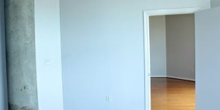Spacious, beautiful loft with separate bedroom and office for rent in Downtown Atlanta Gallery 10