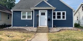 One block from USF! Huge home with 4 bedrooms! Fenced in yard Gallery 1
