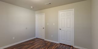 2 bed, 1 bath in great location - move in ready! Gallery 19