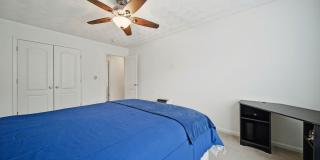LARGE 4 BEDROOM HOME NEAR MILITARY BASE AND BAY Gallery 22
