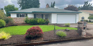 Charming Milwaukie Home in a Convenient Neighborhood Gallery 1